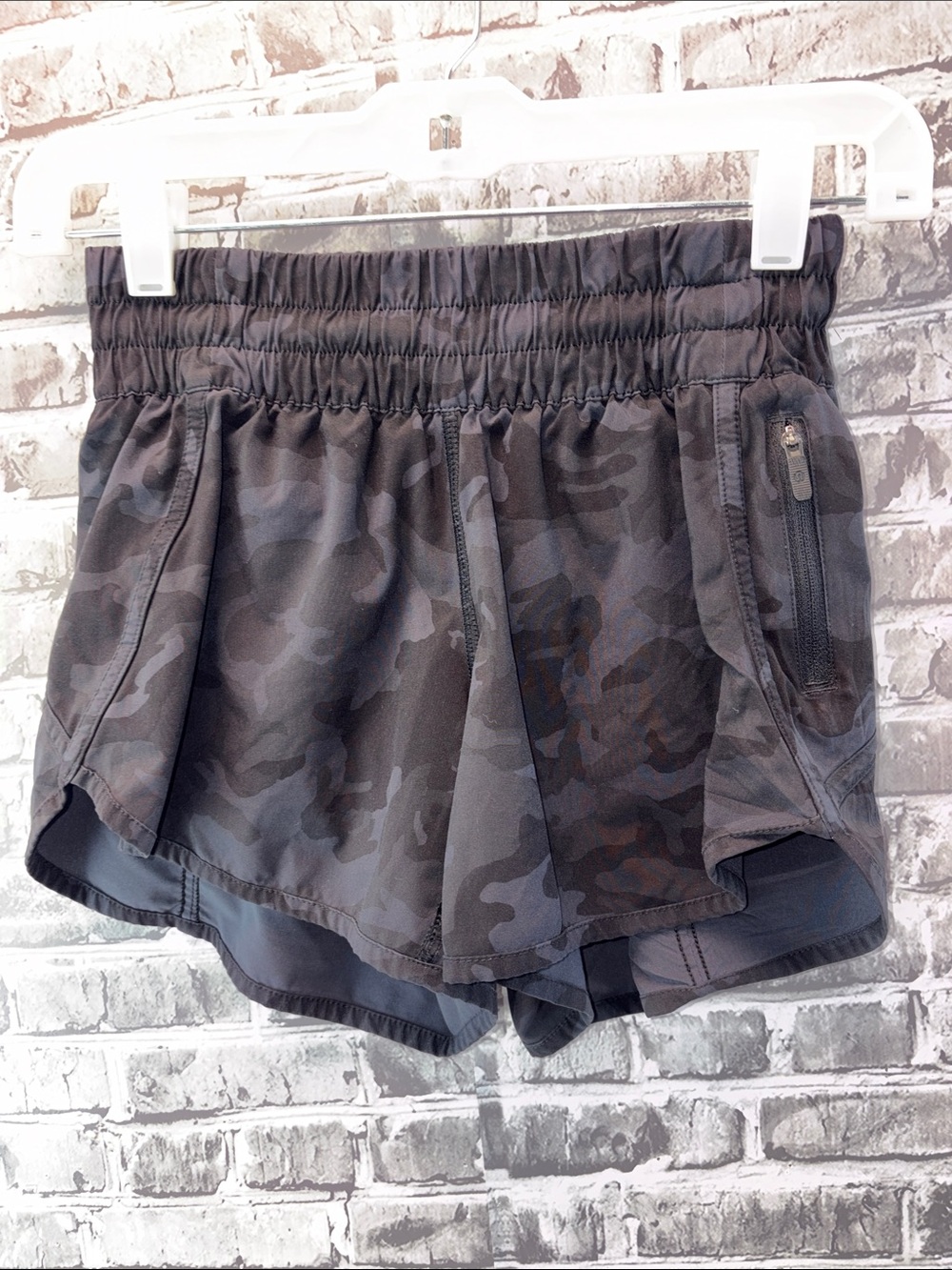Lululemon Women's Dark Gray Camo Athletic Shorts